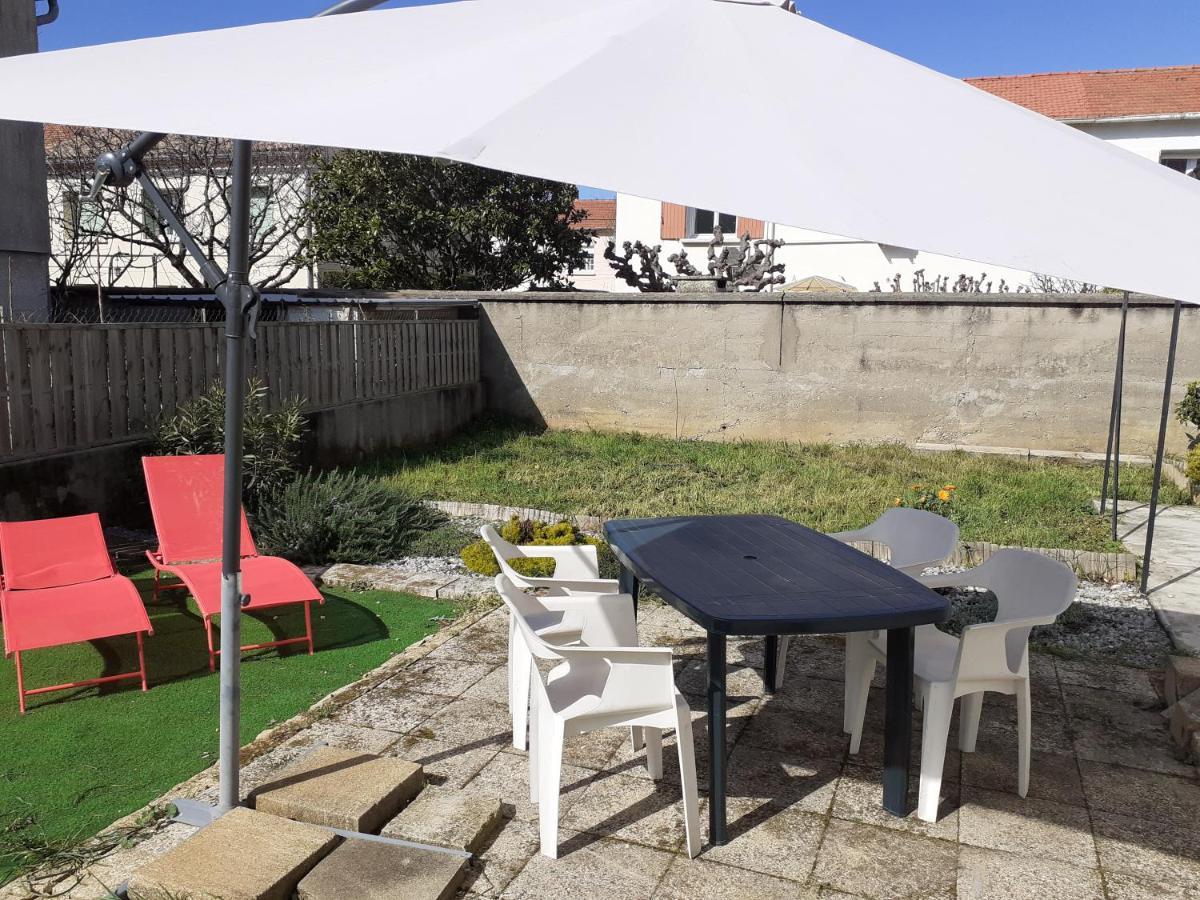 Maison Familiale A Nîmes Eksteriør billede